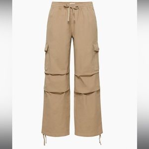 NWT Aritzia Wilfred Free Cargo pants